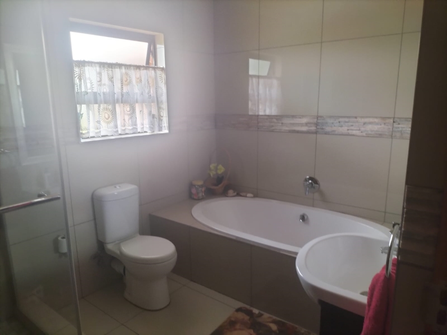 To Let 3 Bedroom Property for Rent in Groenvlei Sh Free State